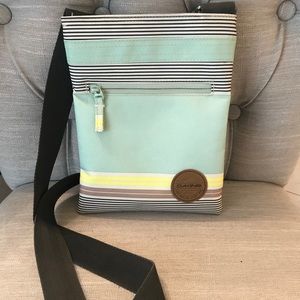 Dakine crossbody bag